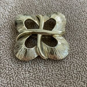 Chic Gold-Tone Clover Brooch